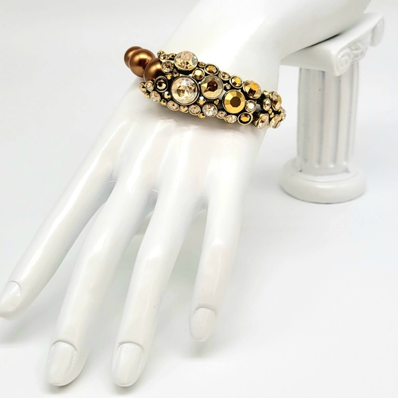 Heidi Daus Gold Pearl and Diamond Swarovski Crystal Asymmetrical Jewelry Set - Picture 10 of 14